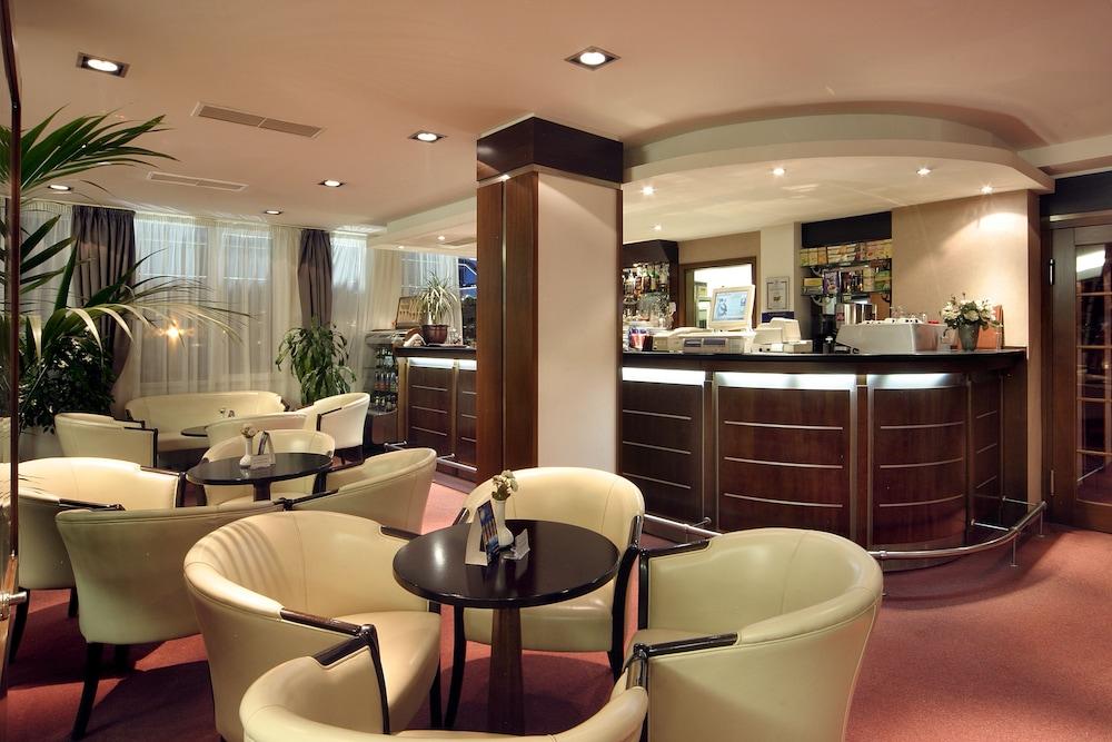 Forum - Free Parking Hotel