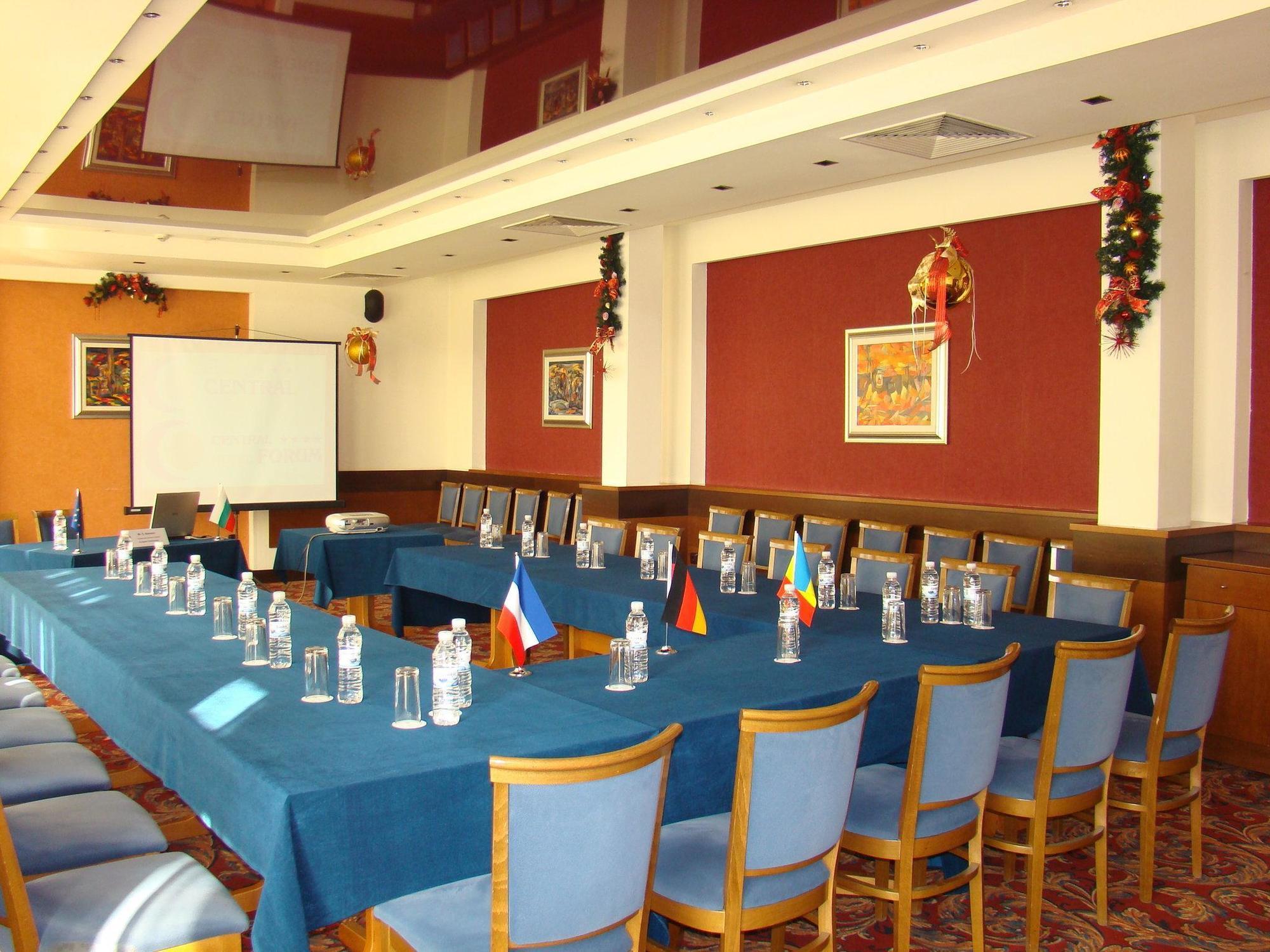Forum - Free Parking 3* Sofia